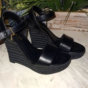 GUESS WEDGES 👡